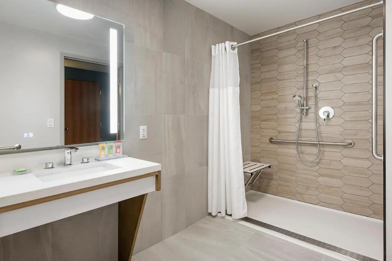 *** Hotel Wyndham Garden Winnipeg Airport Canada